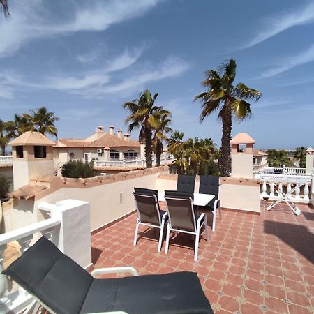 Schoenes Ruhiges Rooftop Apartment Mit Grosser Dachterrasse Torrevieja Extérieur photo