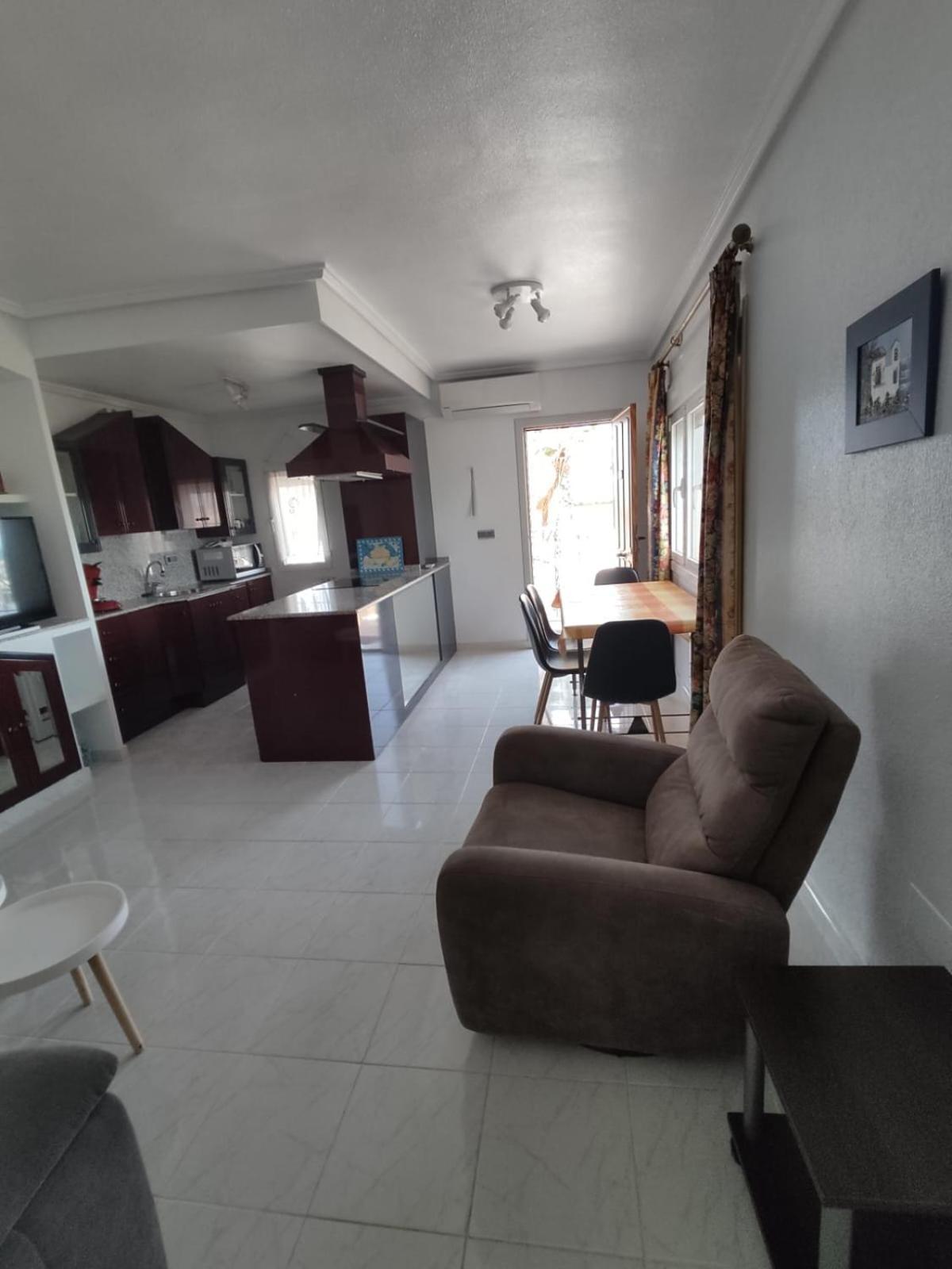 Schoenes Ruhiges Rooftop Apartment Mit Grosser Dachterrasse Torrevieja Extérieur photo