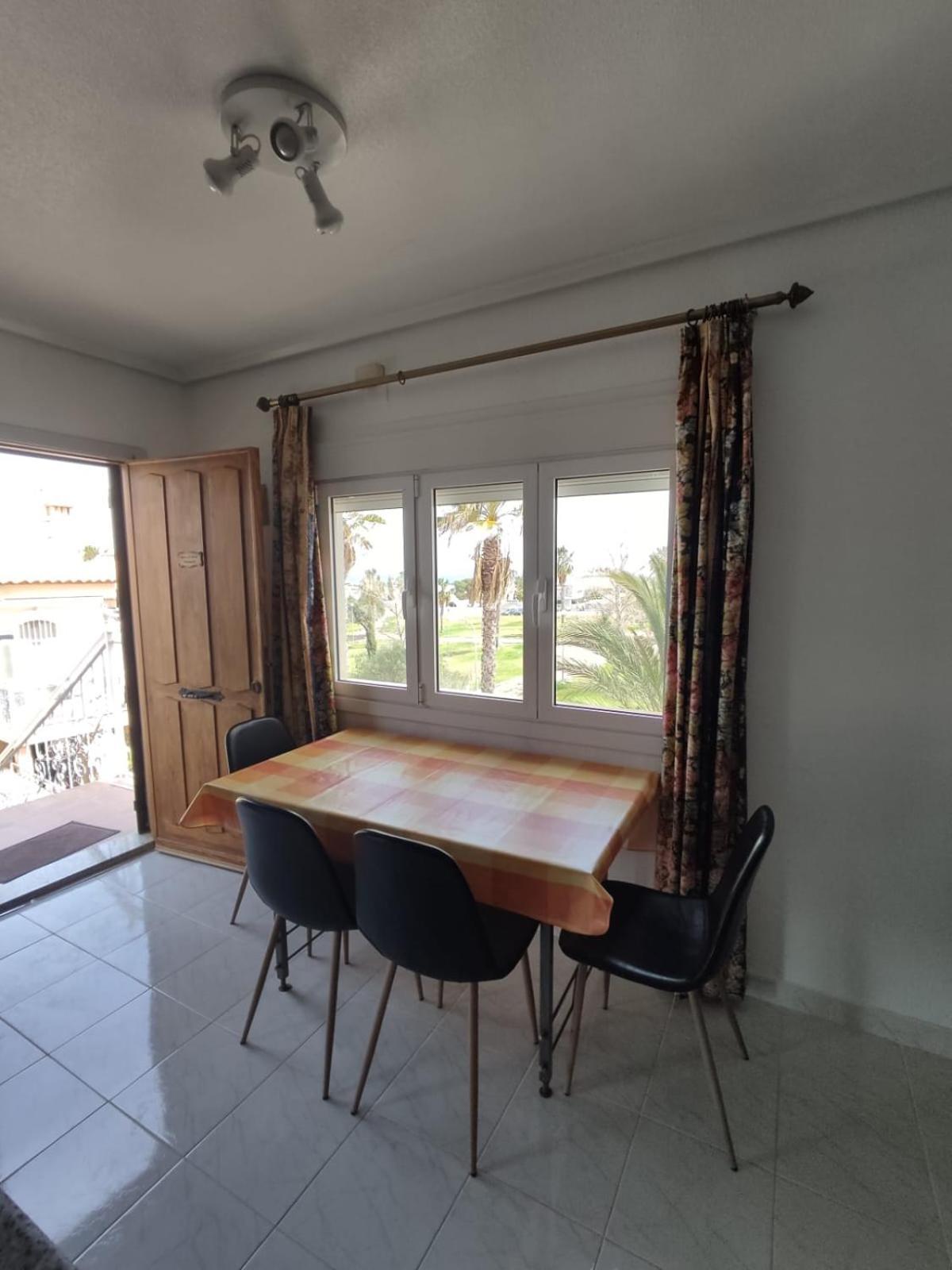 Schoenes Ruhiges Rooftop Apartment Mit Grosser Dachterrasse Torrevieja Extérieur photo