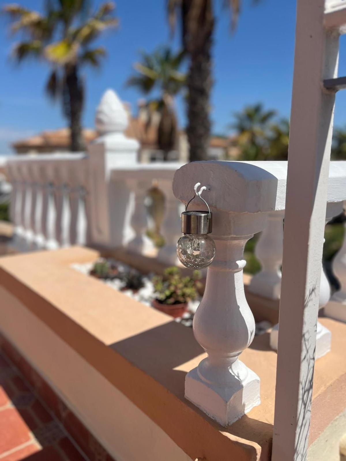 Schoenes Ruhiges Rooftop Apartment Mit Grosser Dachterrasse Torrevieja Extérieur photo
