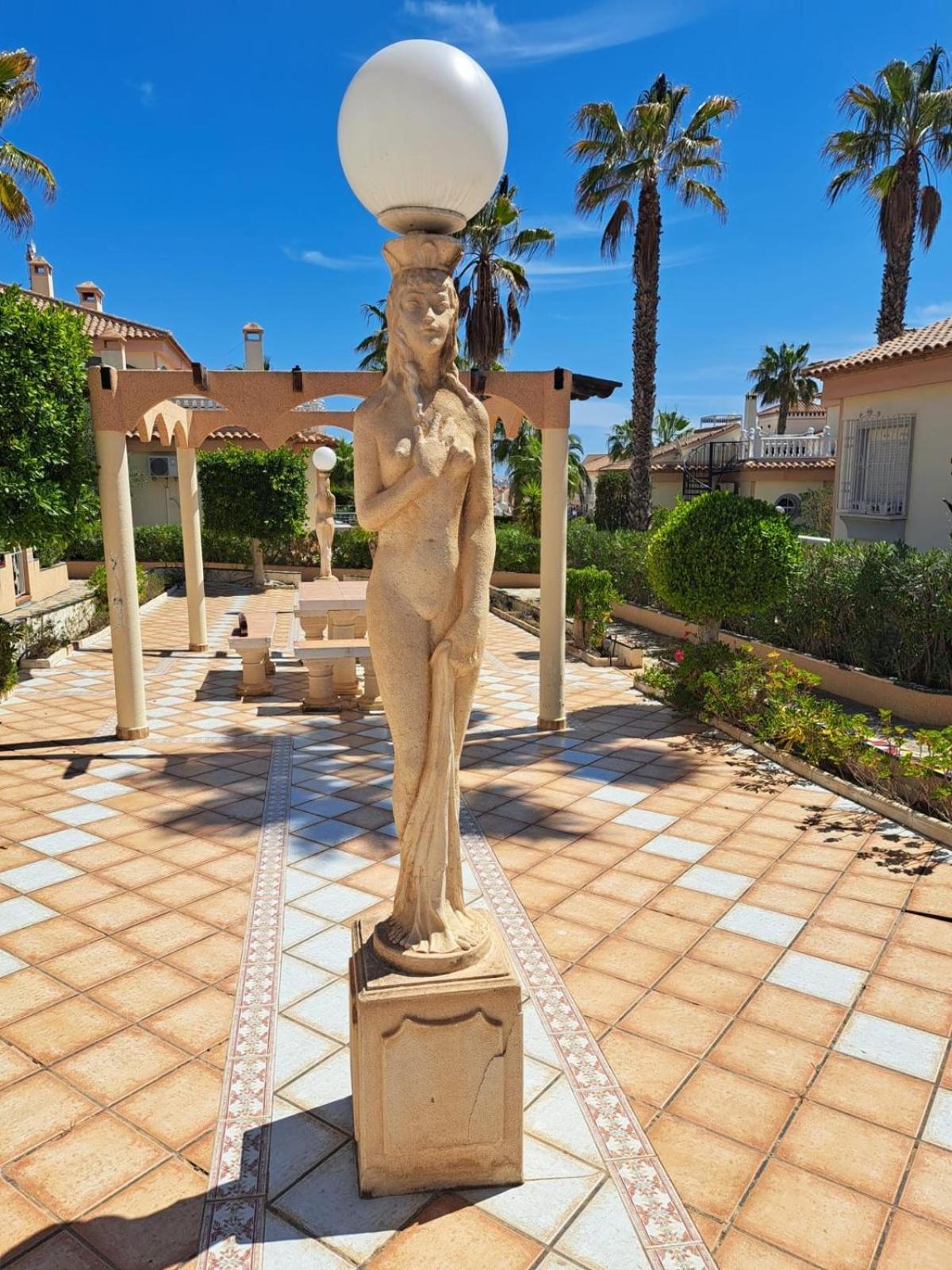 Schoenes Ruhiges Rooftop Apartment Mit Grosser Dachterrasse Torrevieja Extérieur photo
