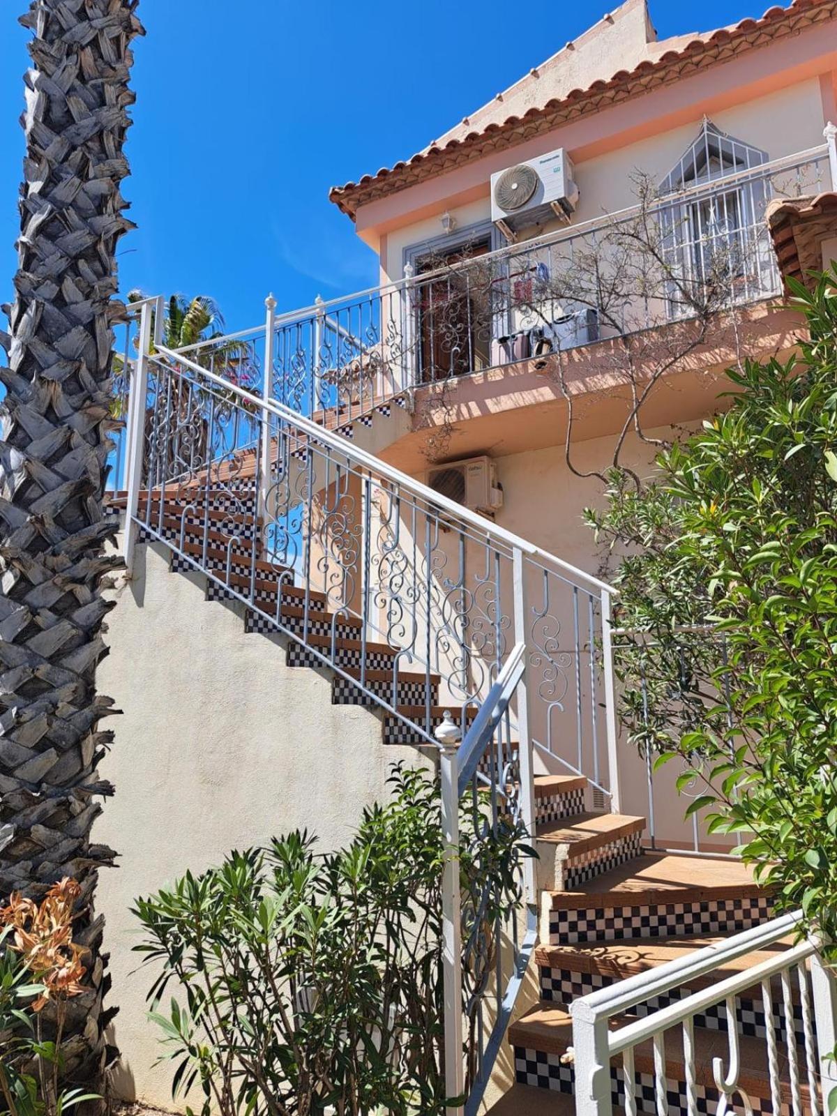 Schoenes Ruhiges Rooftop Apartment Mit Grosser Dachterrasse Torrevieja Extérieur photo